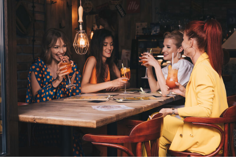 apparel-wyjscie-ze-znajomymi