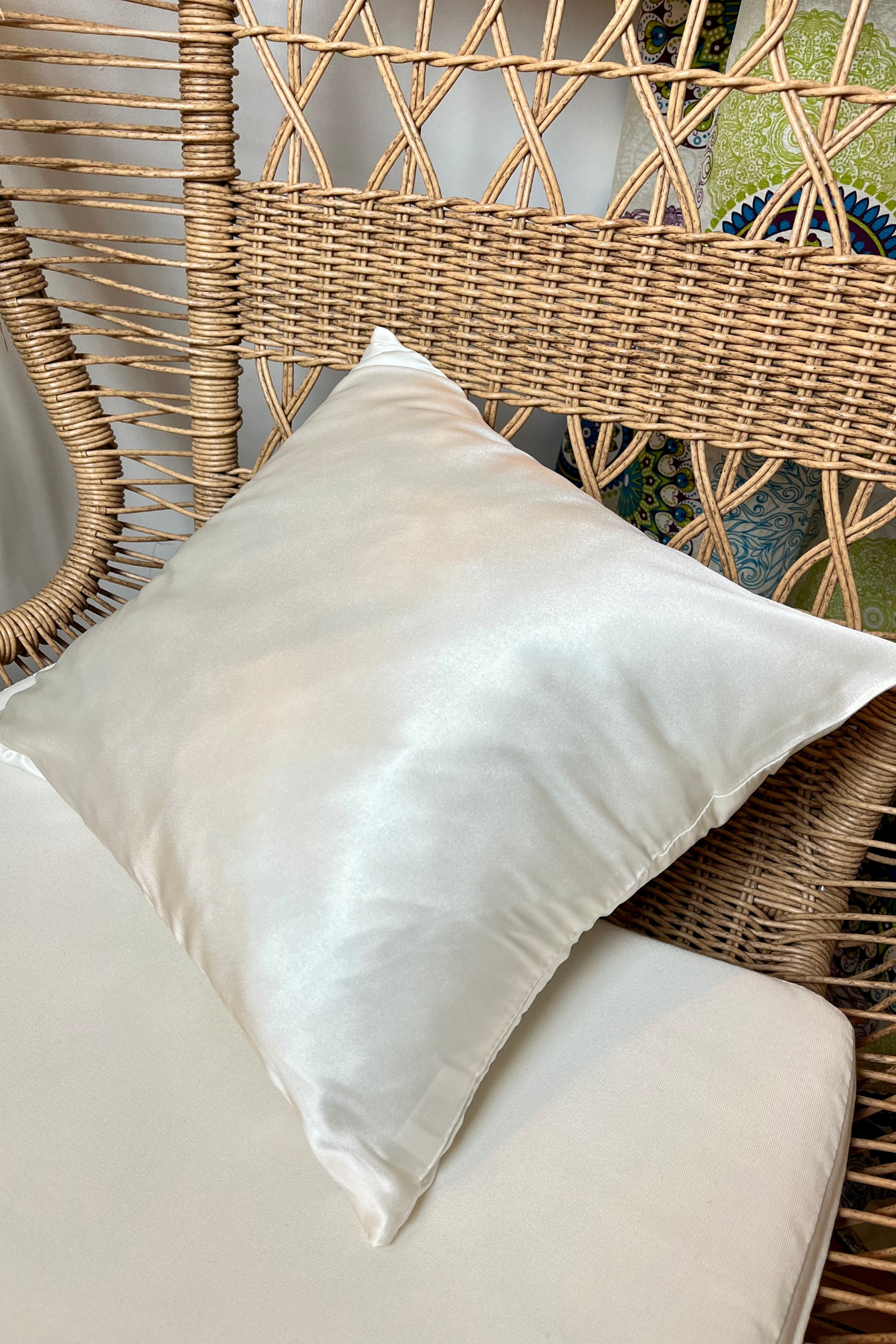 Jedwabna poszewka na poduszkę w kolorze ecru